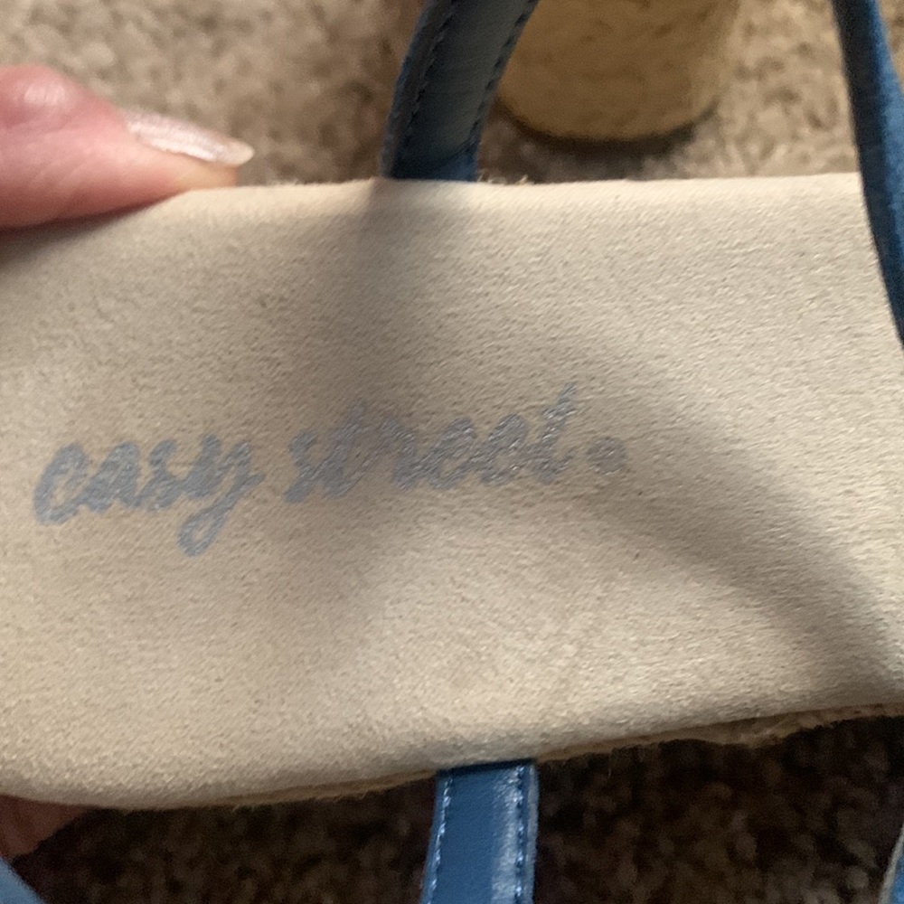 Sandals - Picture 3 of 5